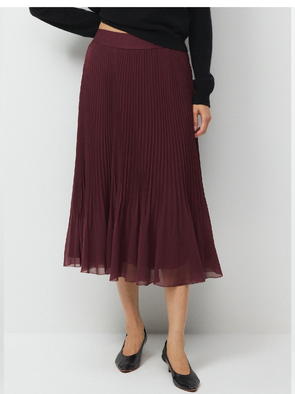 Aritzia Wilfred Burgundy Pleated Midi Skirt brand new